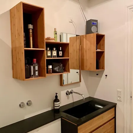 Modern Located In The Hip And Trendy Part Of Copenhagen- Vesterbro 아파트 *